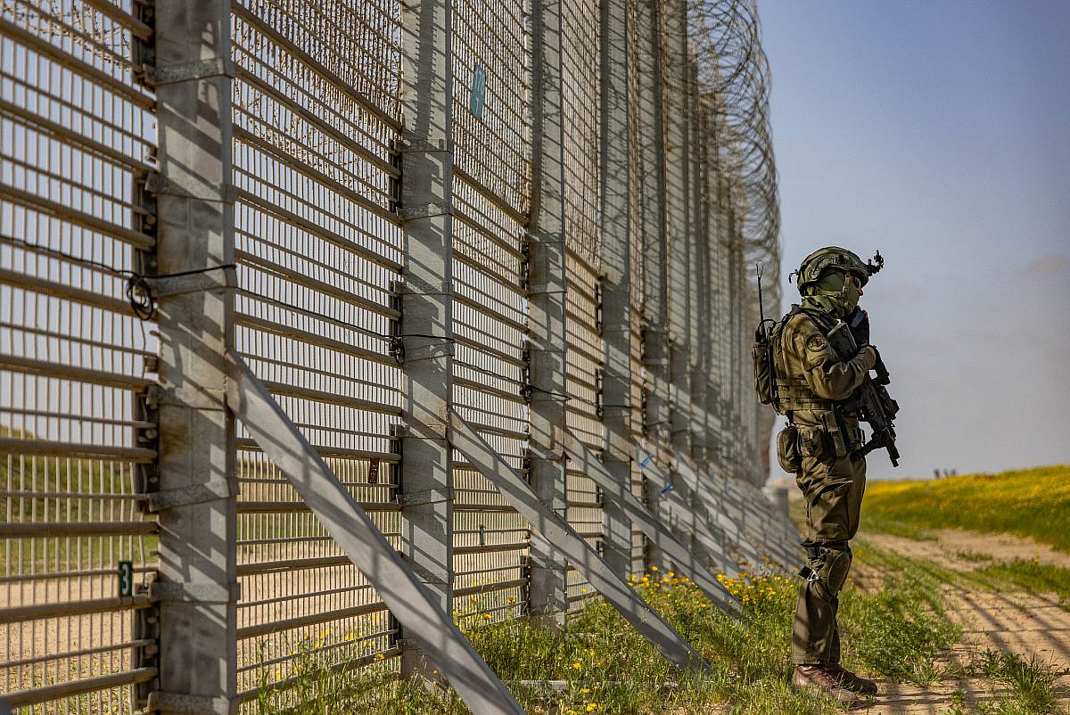 Israël Prépare un Plan pour Enfermer la Population de Gaza dans un Camp Concentration