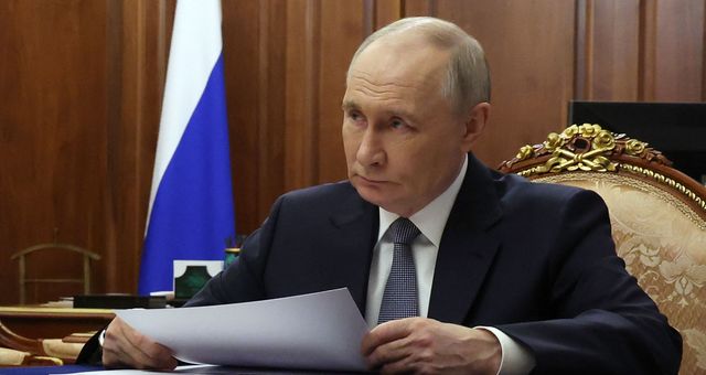 Poutine triomphe à Anchorage : le destin de l’Ukraine tranché sans son président
