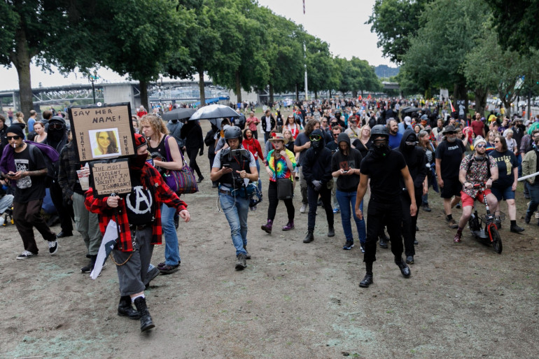 Trump dénonce les groupes antifascistes comme des terroristes intérieurs