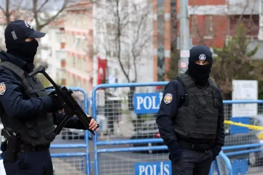 Des attentats évités à Viterbe : la police italienne arrête deux Turcs armés