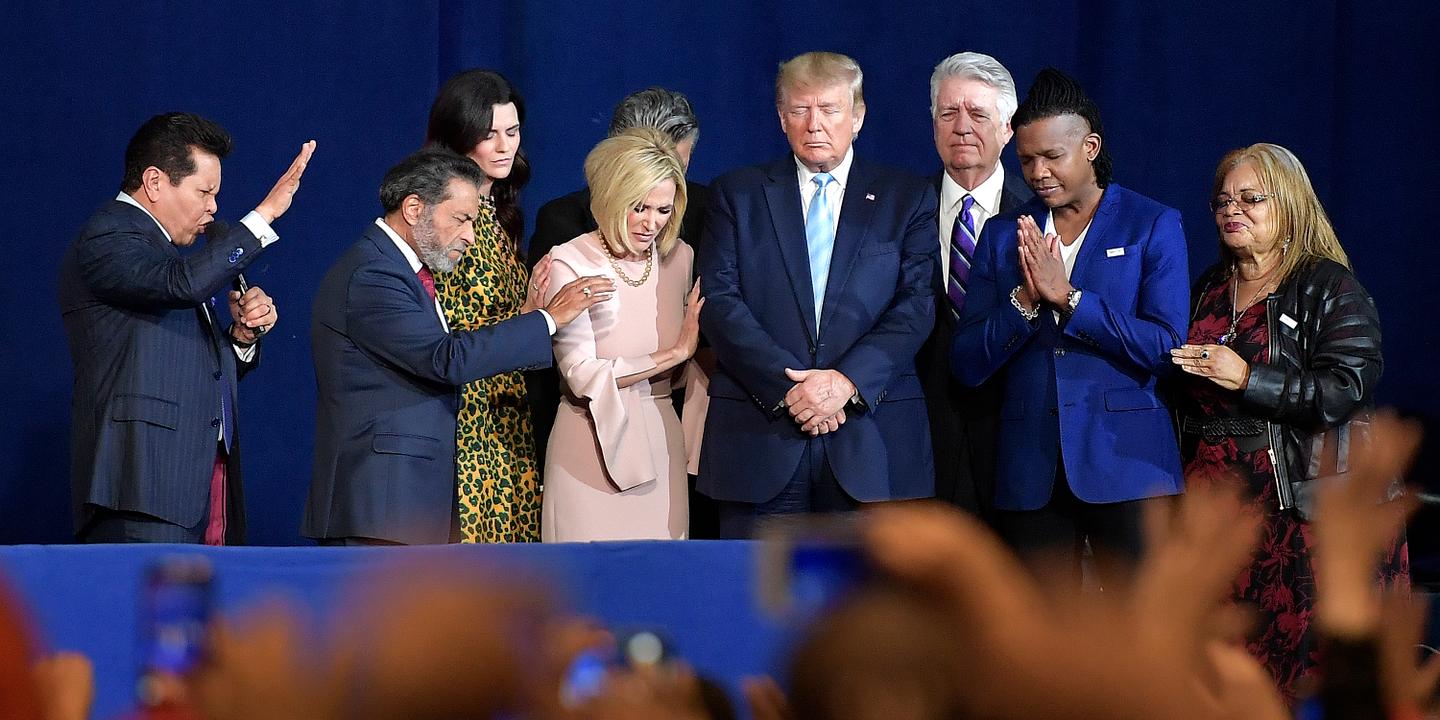 L’abomination religieuse en Amérique : le déclin de l’éthique chrétienne sous Trump