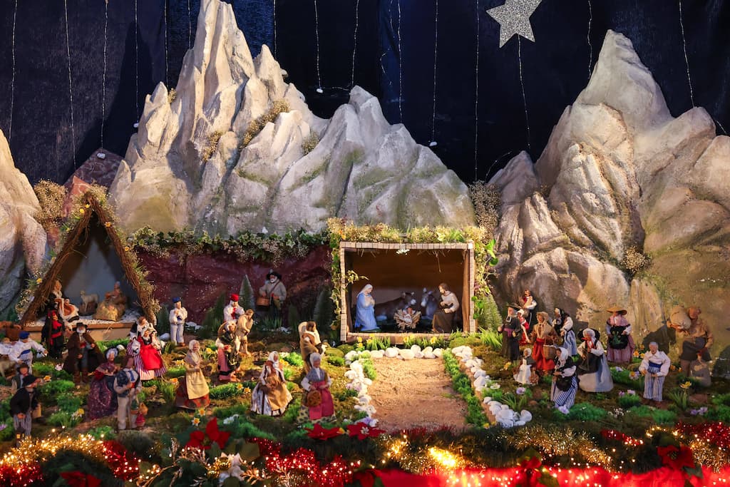 Les crèches de Noël dans les mairies suscitent un soutien massif en France